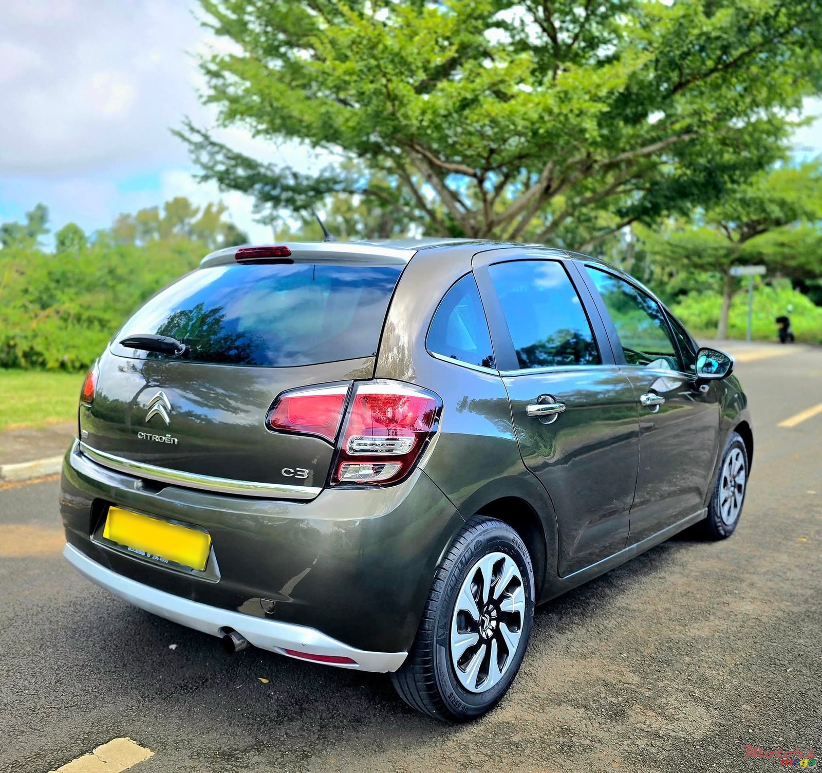 2014' Citroen C3 1.6 Turbo Diesel photo #5