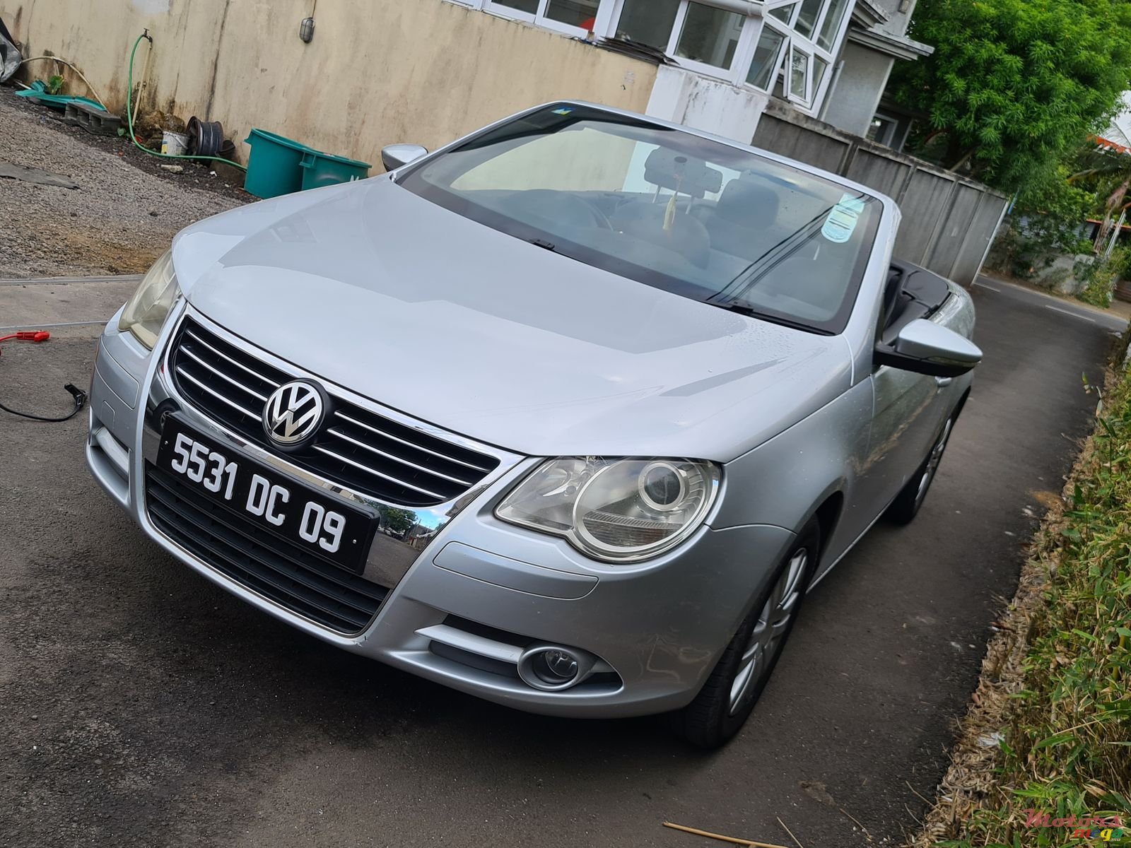 2009' Volkswagen Eos Cabriolet photo #6
