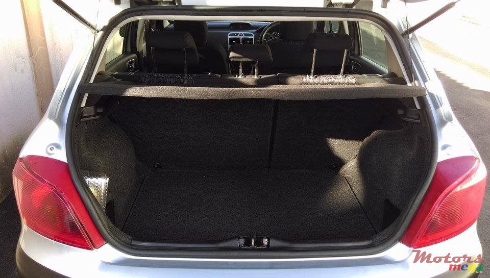 2005' Peugeot 307 photo #4