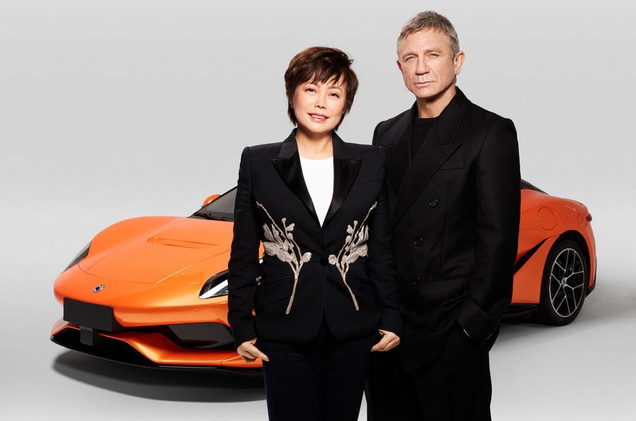 Stella Li  and Daniel Craig