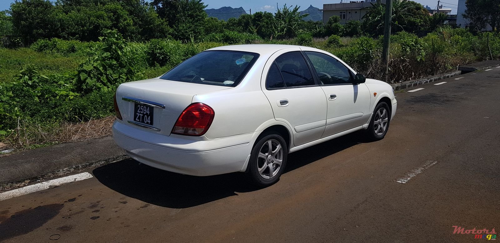 2004' Nissan Sunny photo #4