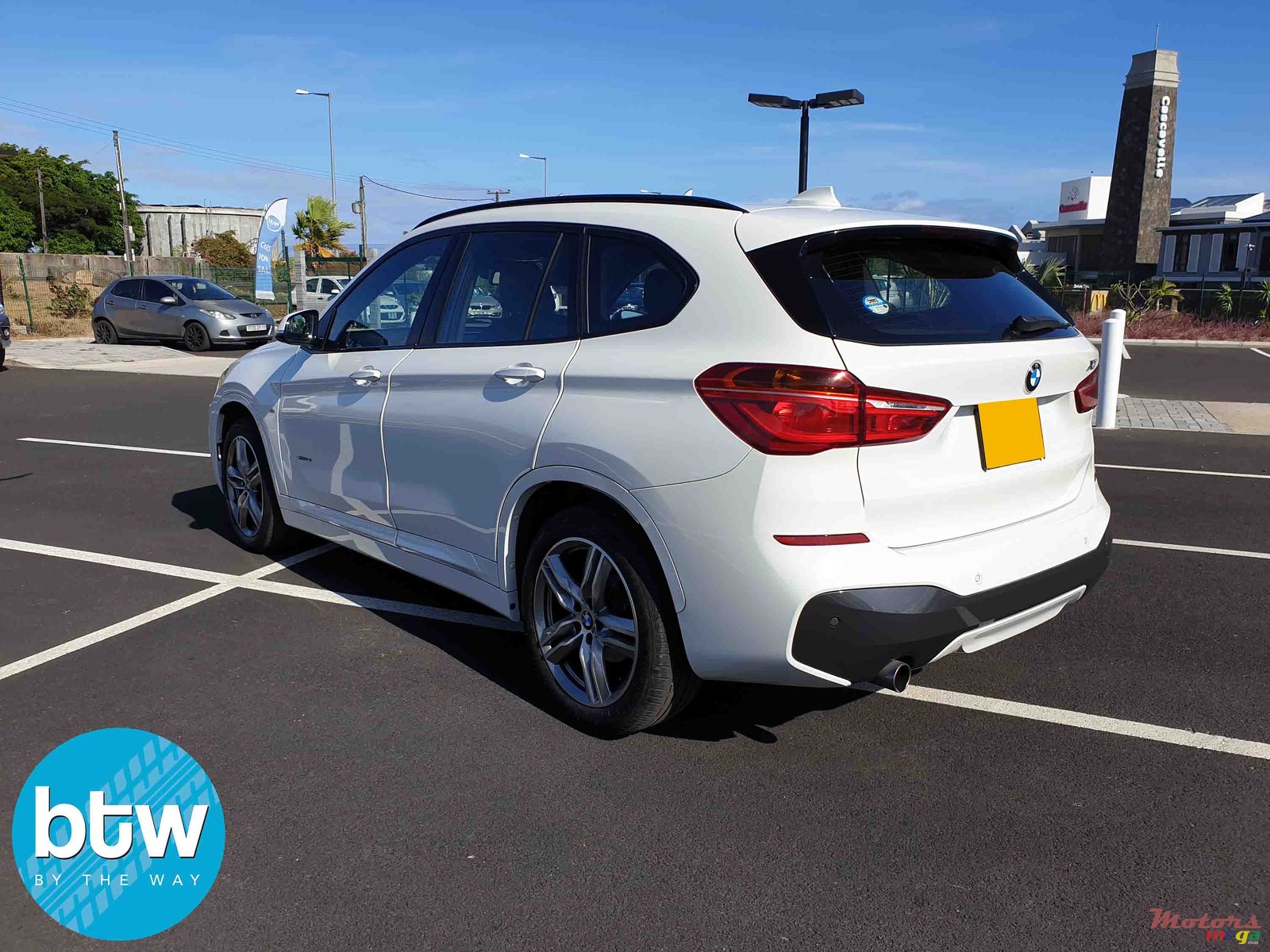 2016' BMW X1 sDRIVE 18i M Sport photo #2