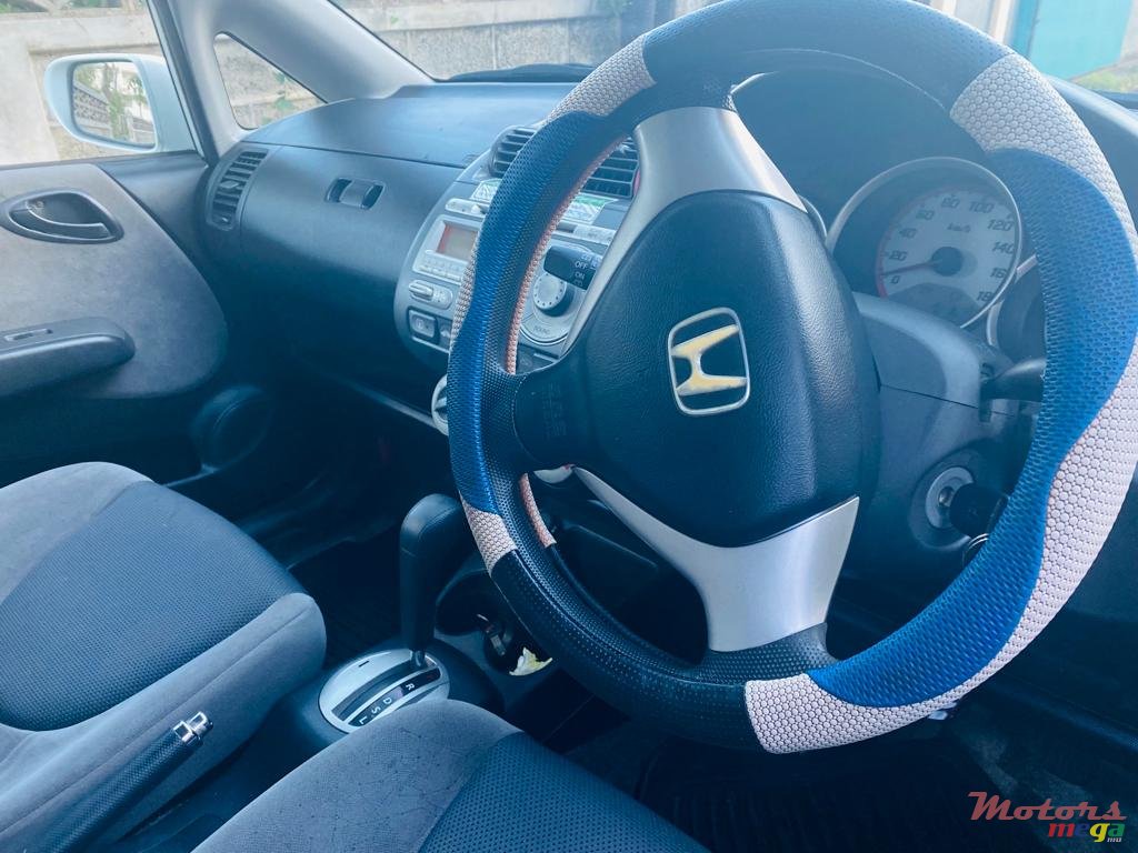 2006' Honda Fit any photo #2