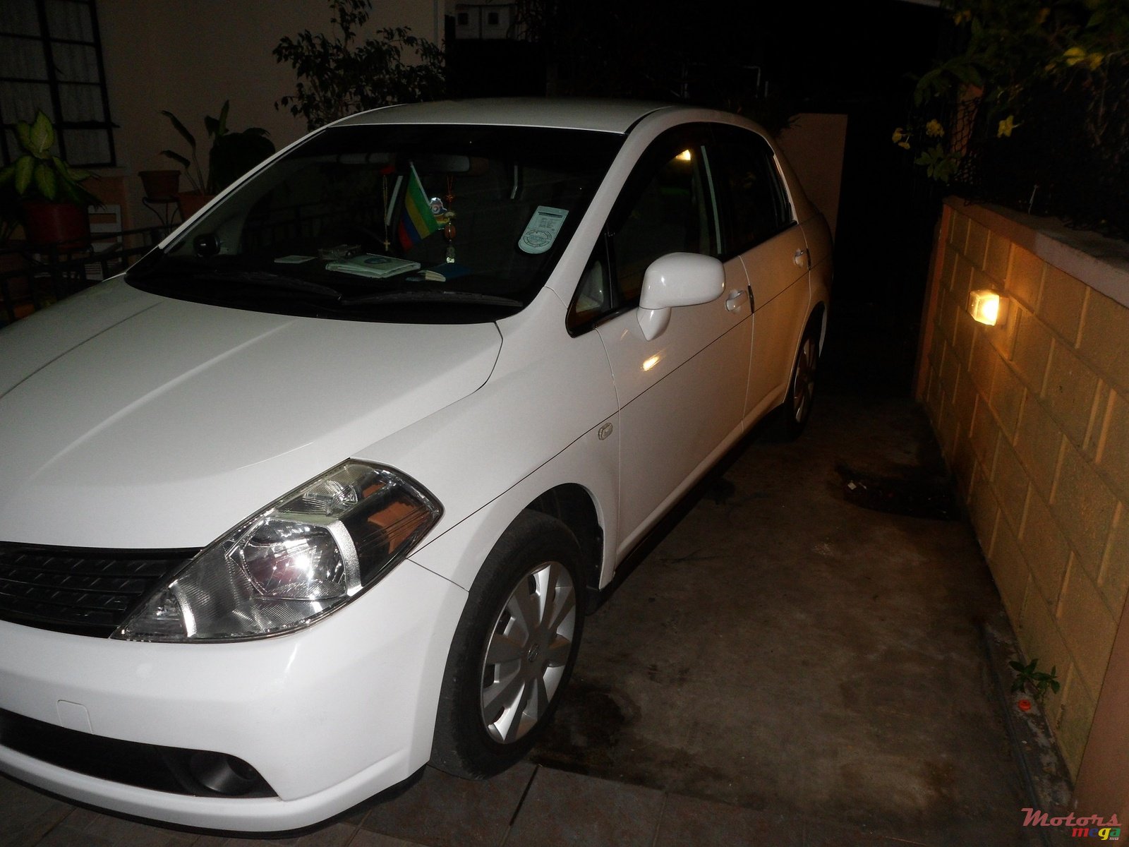 2006' Nissan Tiida Latio photo #1