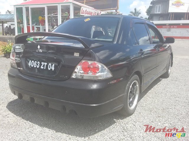 2004' Mitsubishi Lancer photo #3