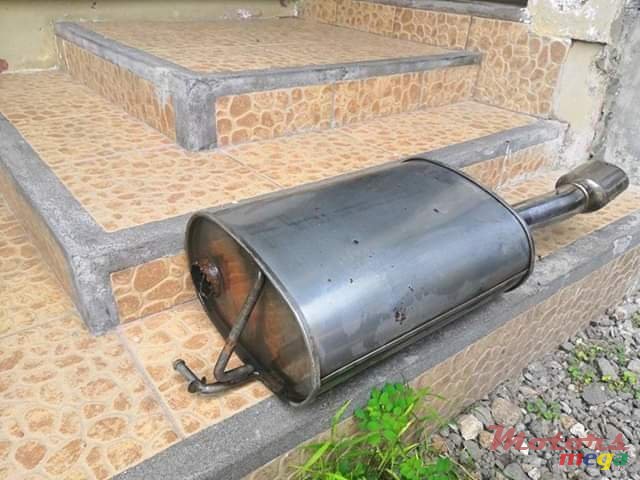 2007' Toyota Axio photo #2