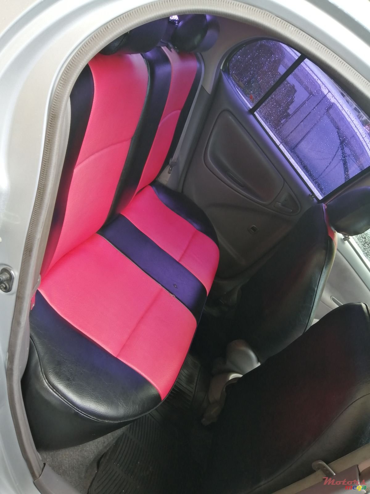 2001' Toyota Platz photo #5