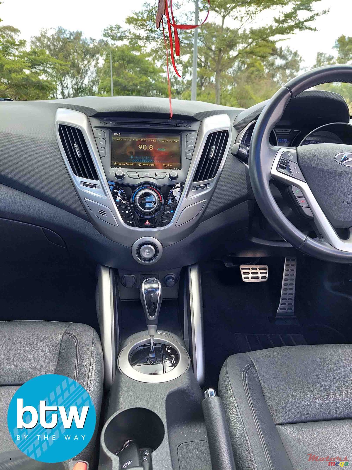 2016' Hyundai Veloster photo #6