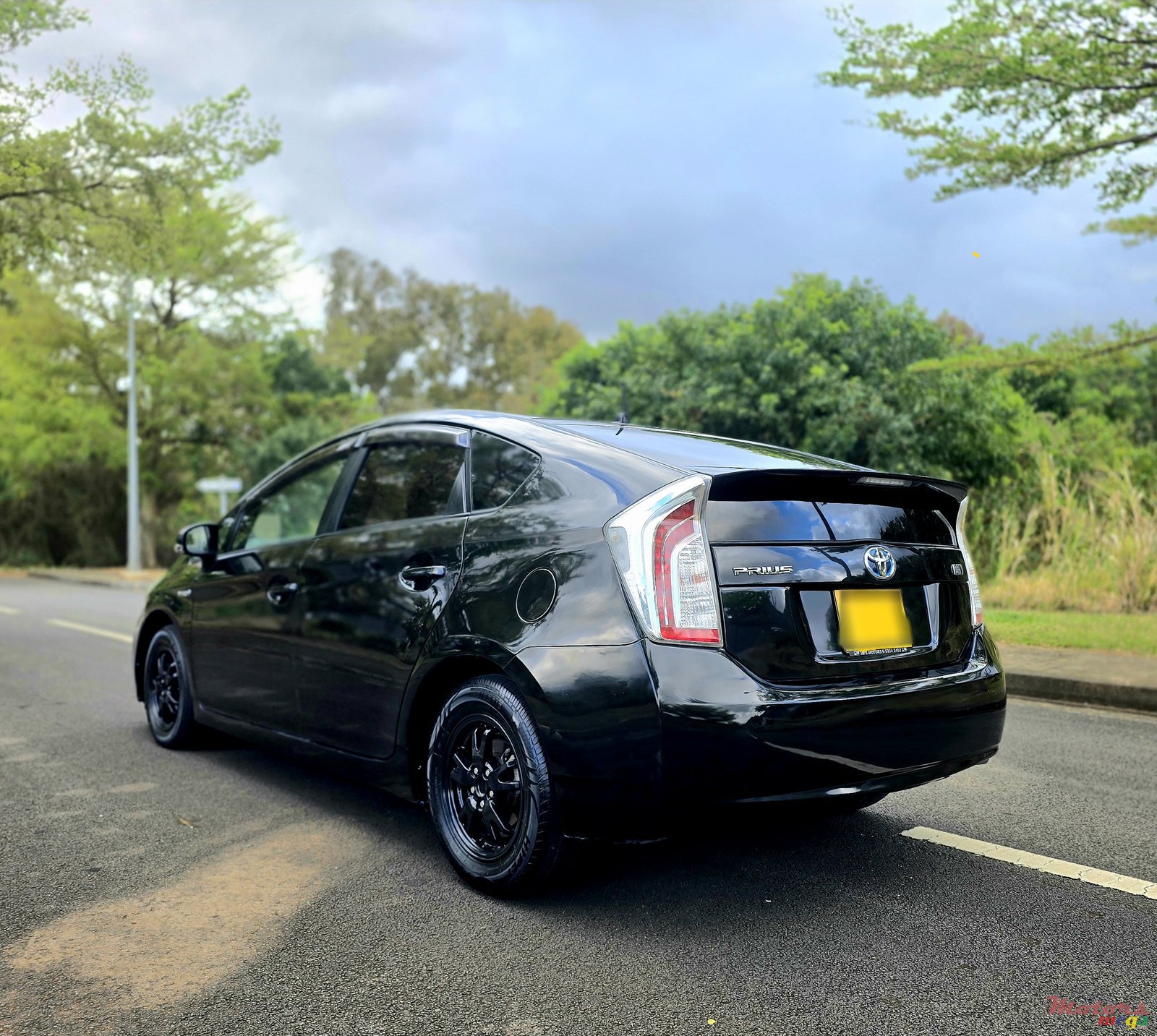 2013' Toyota Prius photo #5