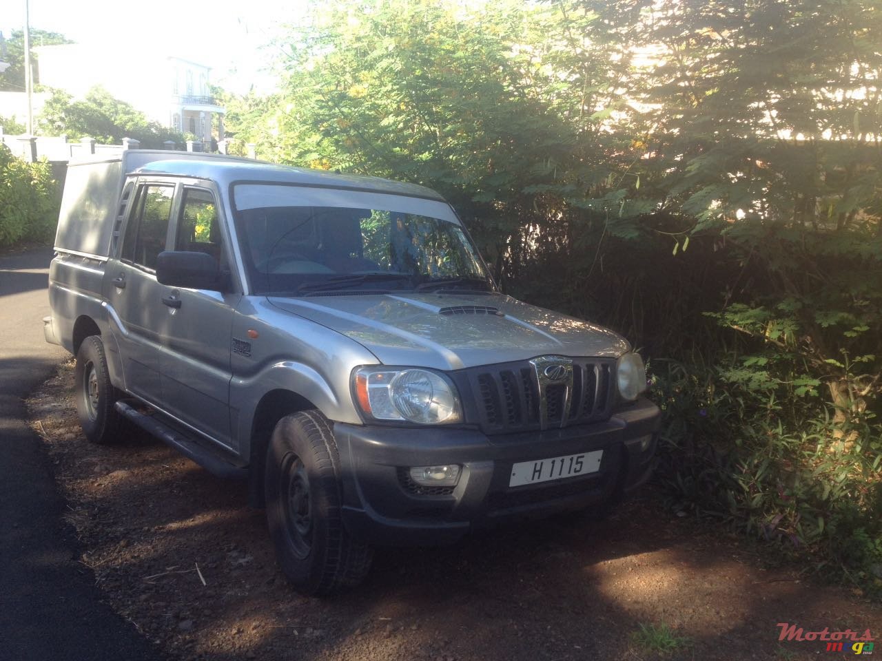 2012' Mahindra Scorpio photo #1