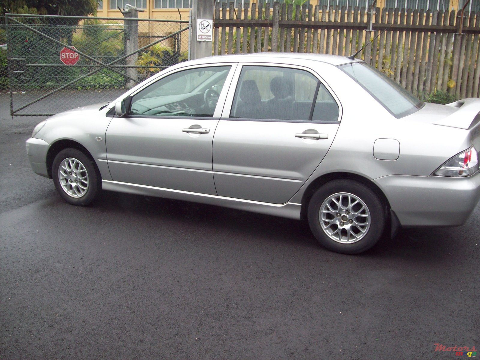 2009' Mitsubishi Lancer photo #1