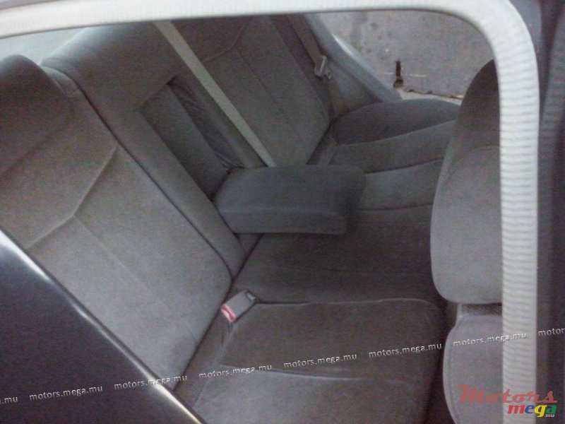 2002' Mazda 323 dorizin photo #4