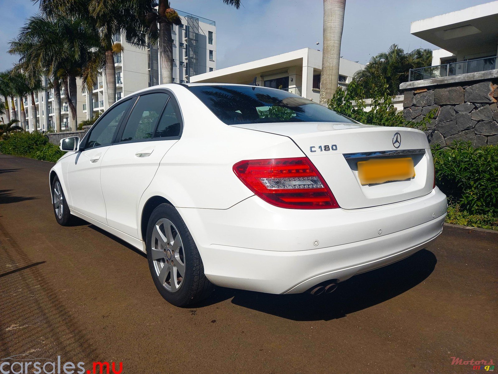 2013' Mercedes-Benz C 180 Classic 1.6 photo #4