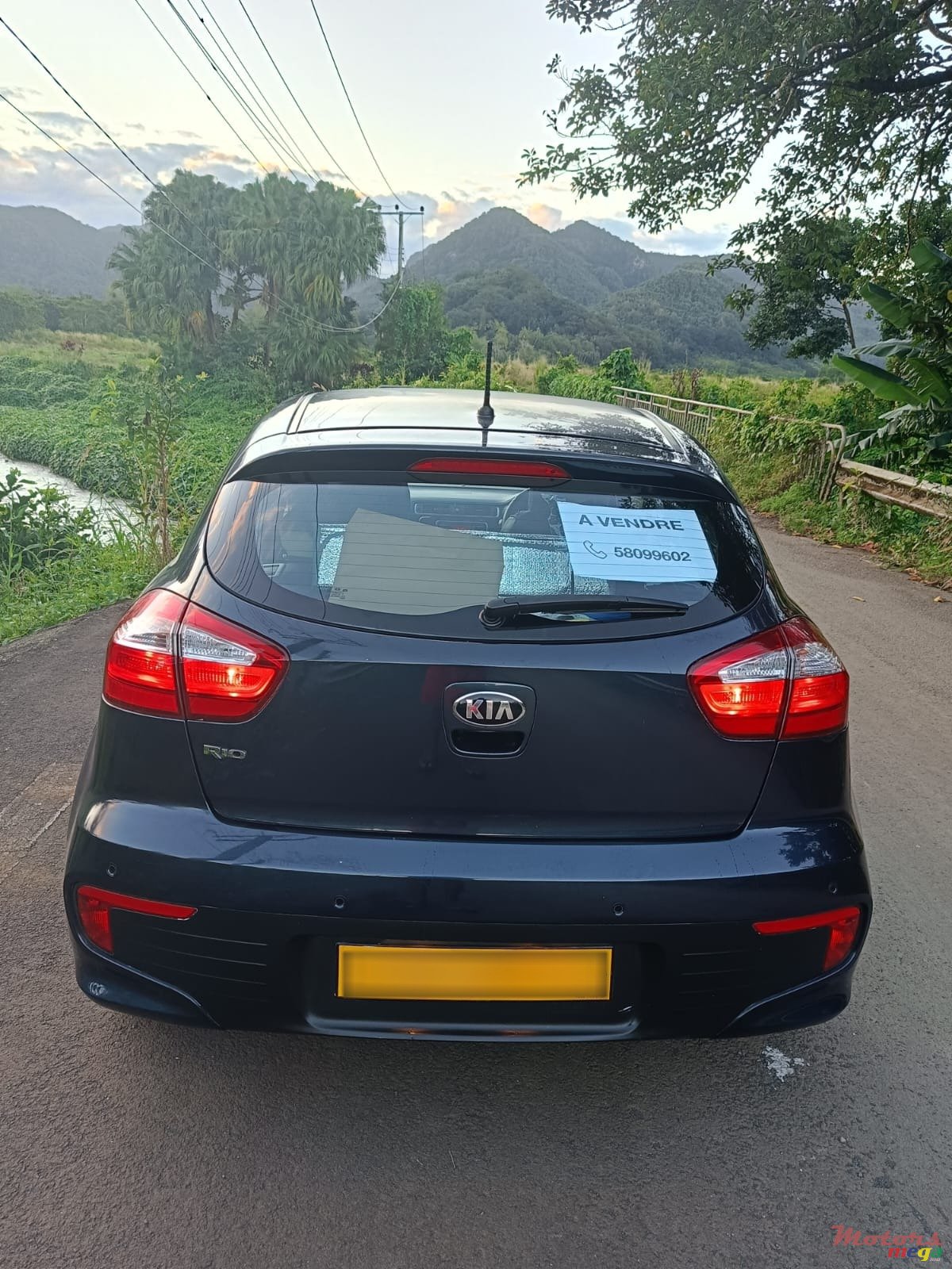 2015' Kia Rio photo #4