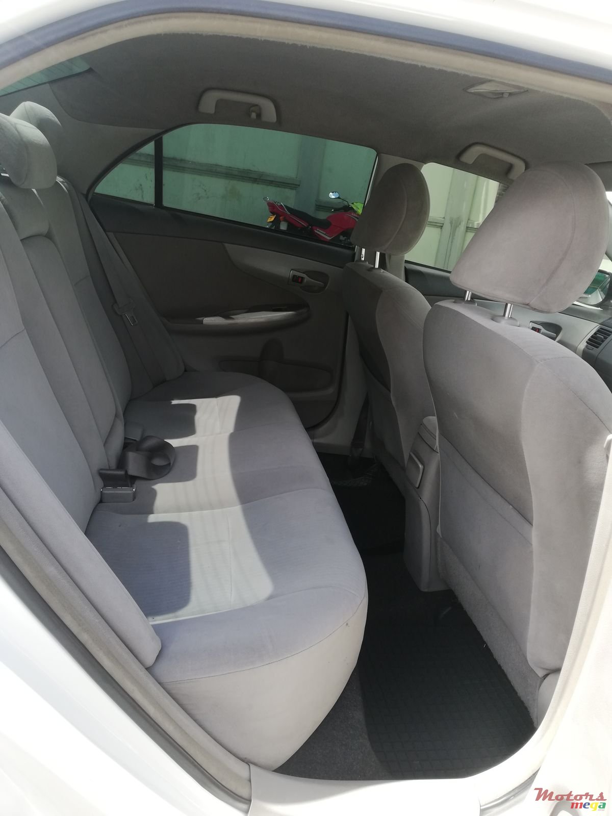 2008' Toyota Corolla GLI photo #4