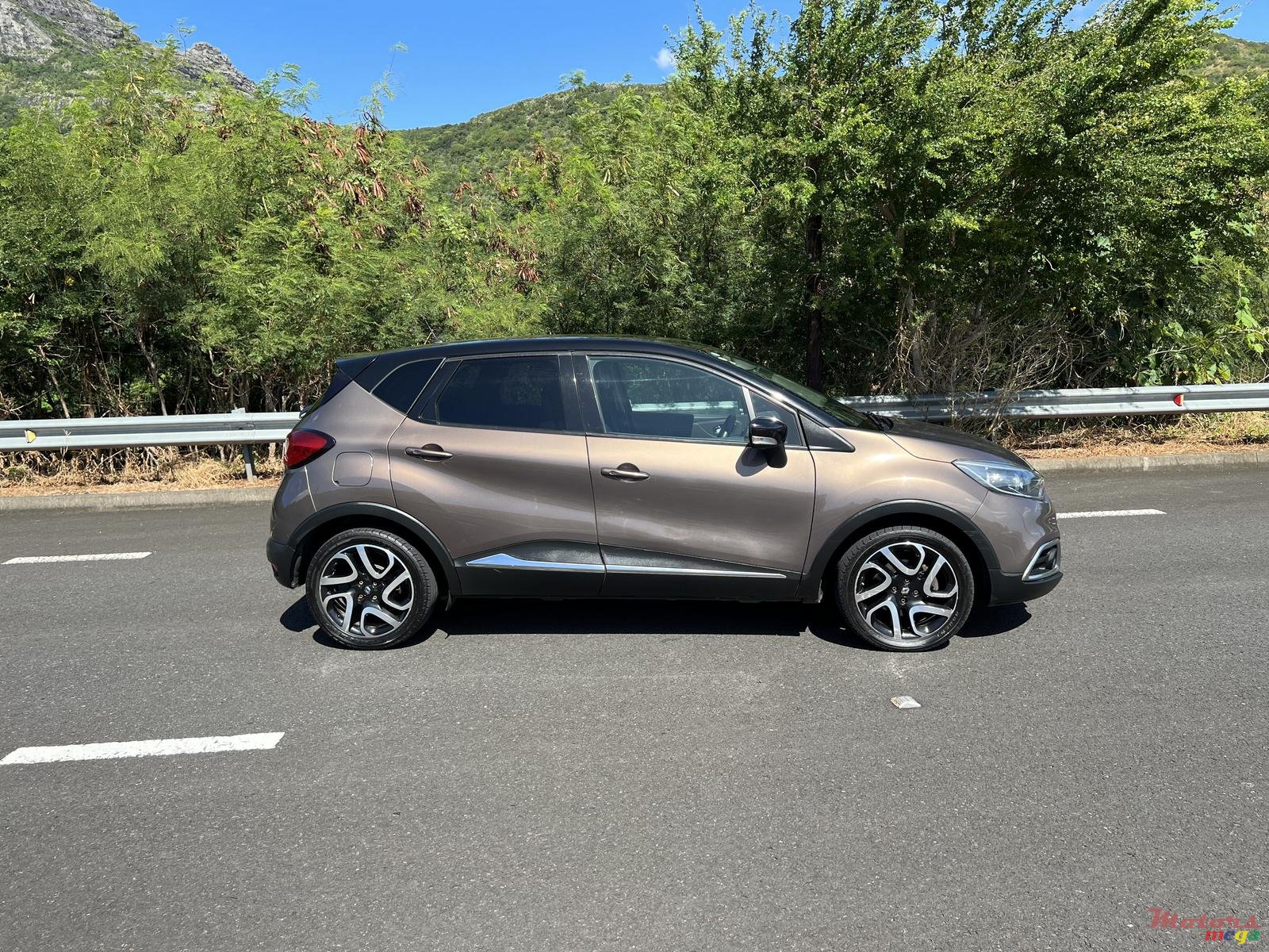 2014' Renault Captur photo #3