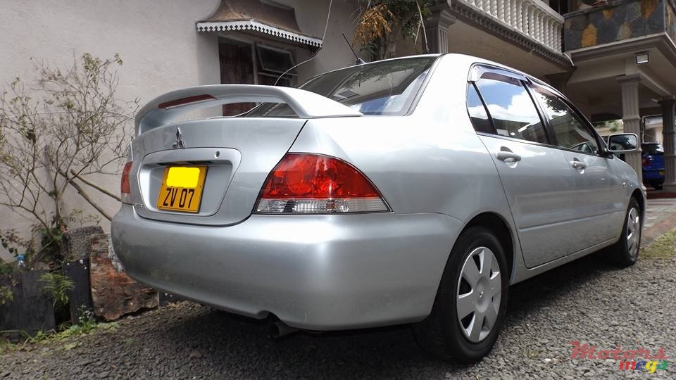2007' Mitsubishi Lancer GLX photo #3