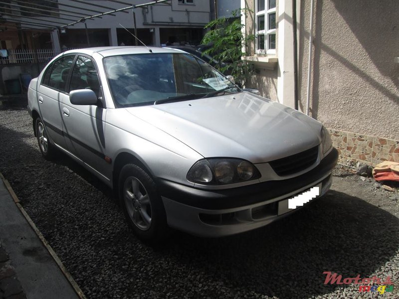 1999' Toyota Corona Avensis photo #1