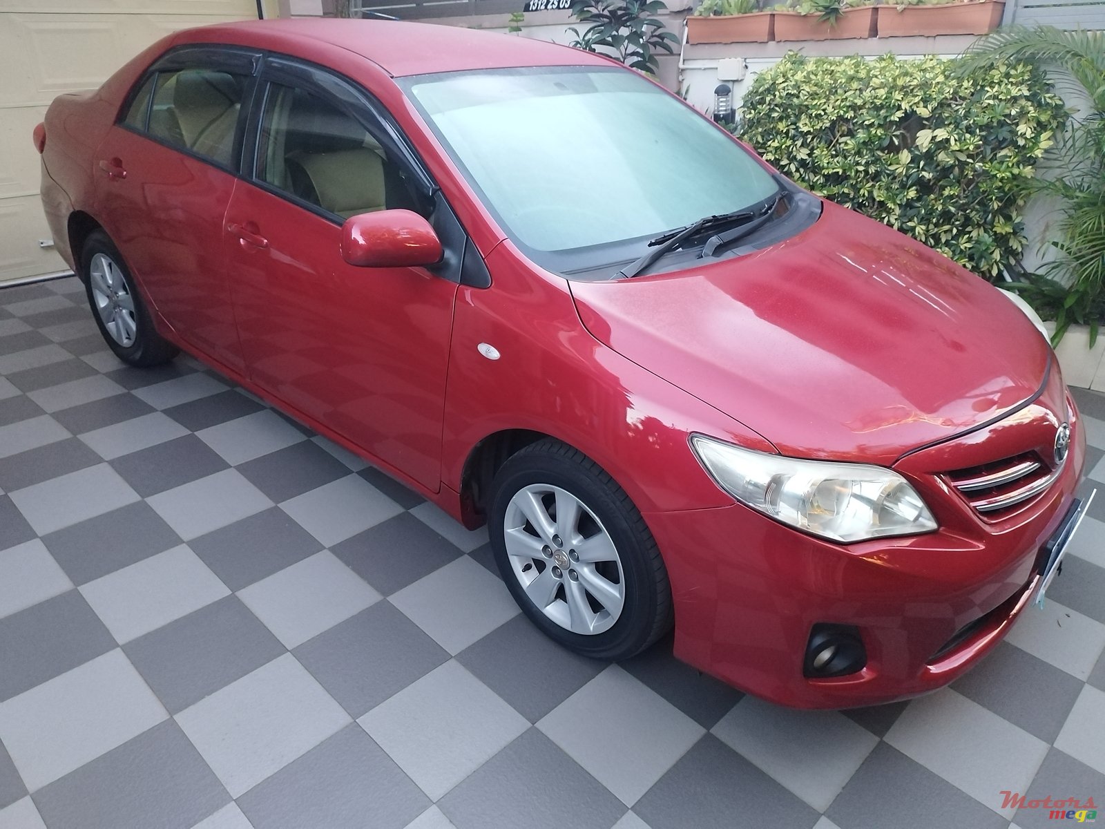 2011' Toyota Corolla photo #2