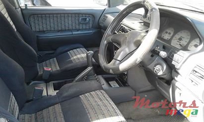 1994' Mitsubishi RVR photo #3