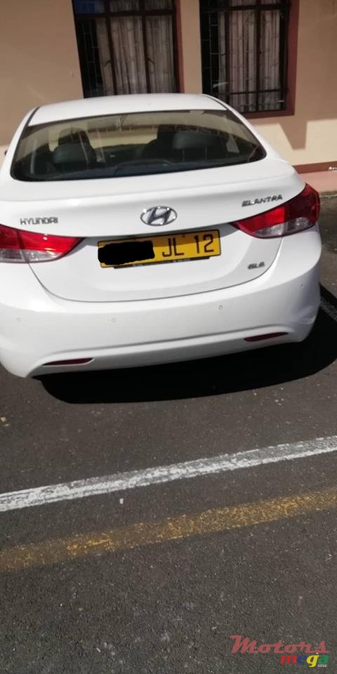 2012' Hyundai Elantra photo #5