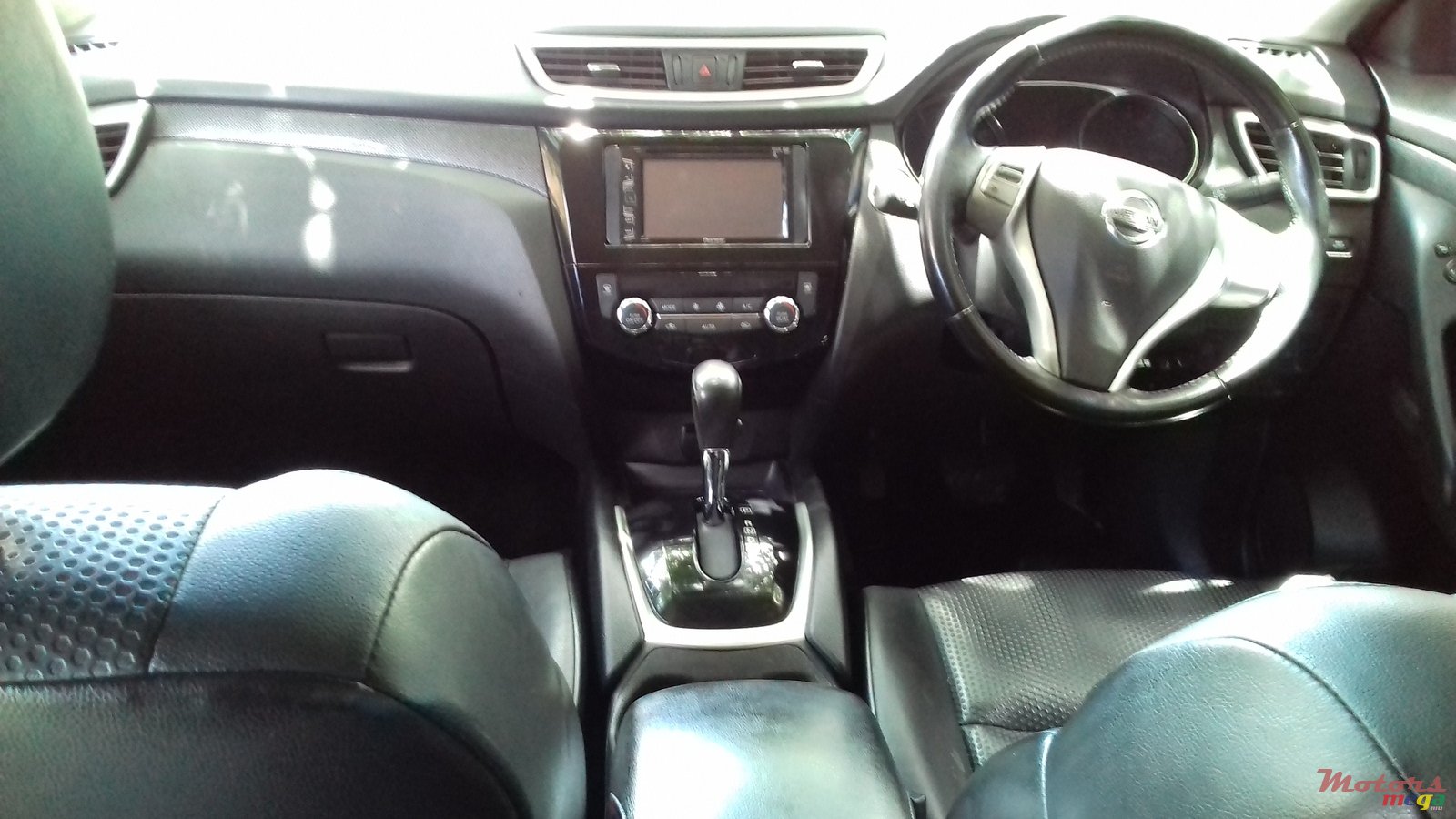 2014' Nissan X-Trail photo #1