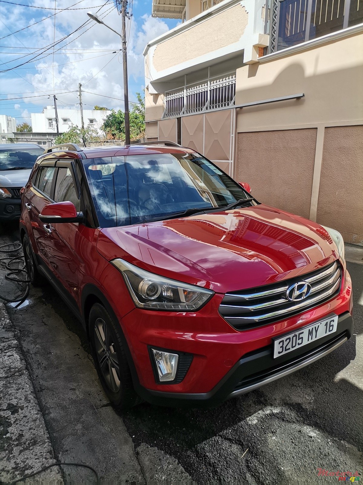 2016' Hyundai i25 Fitted with Gas photo #2