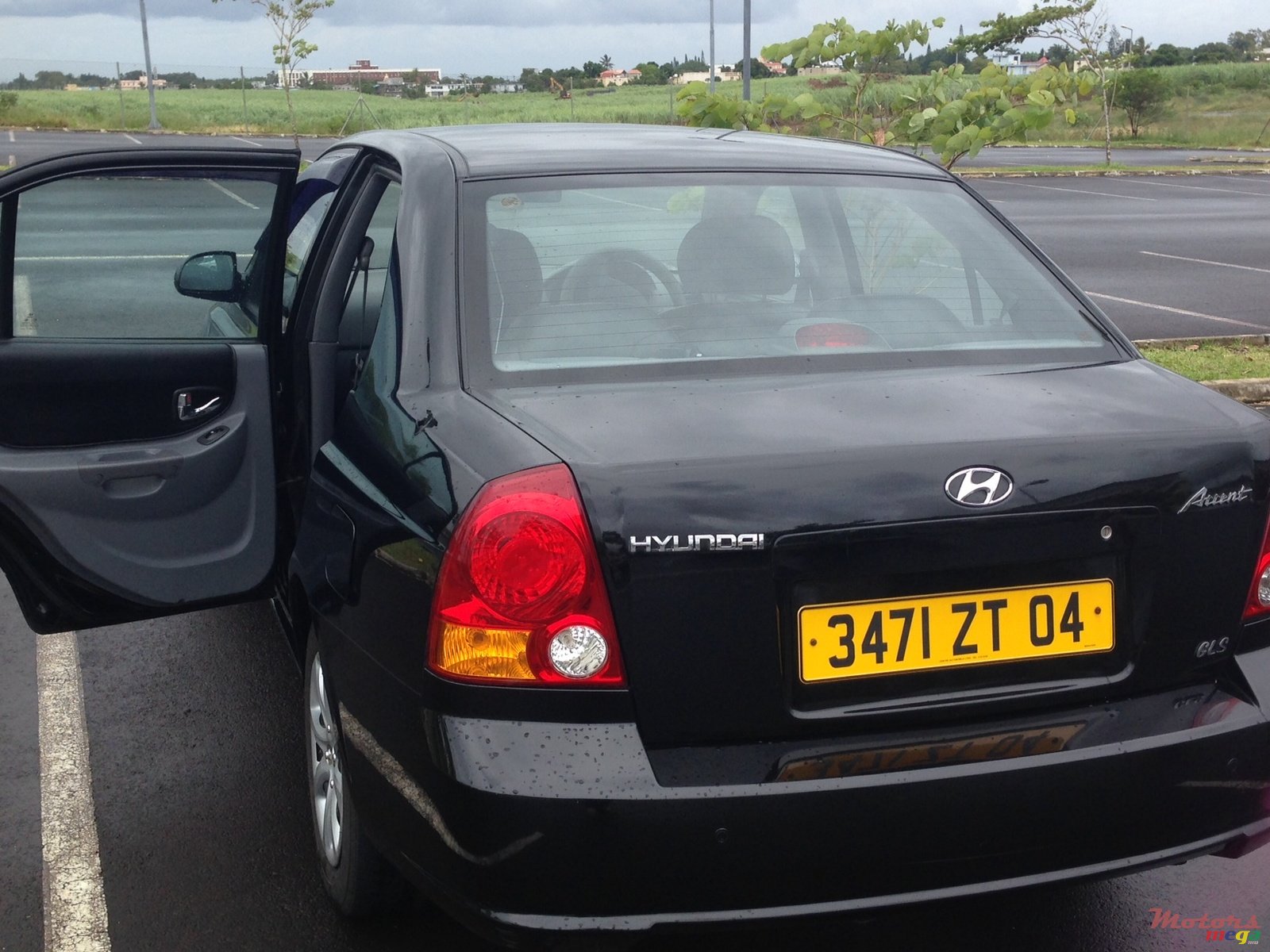 2004' Hyundai Accent photo #3