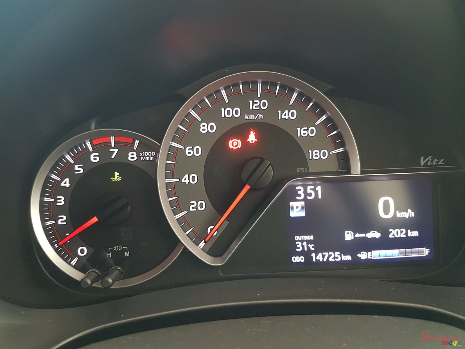 2014' Toyota Vitz photo #1