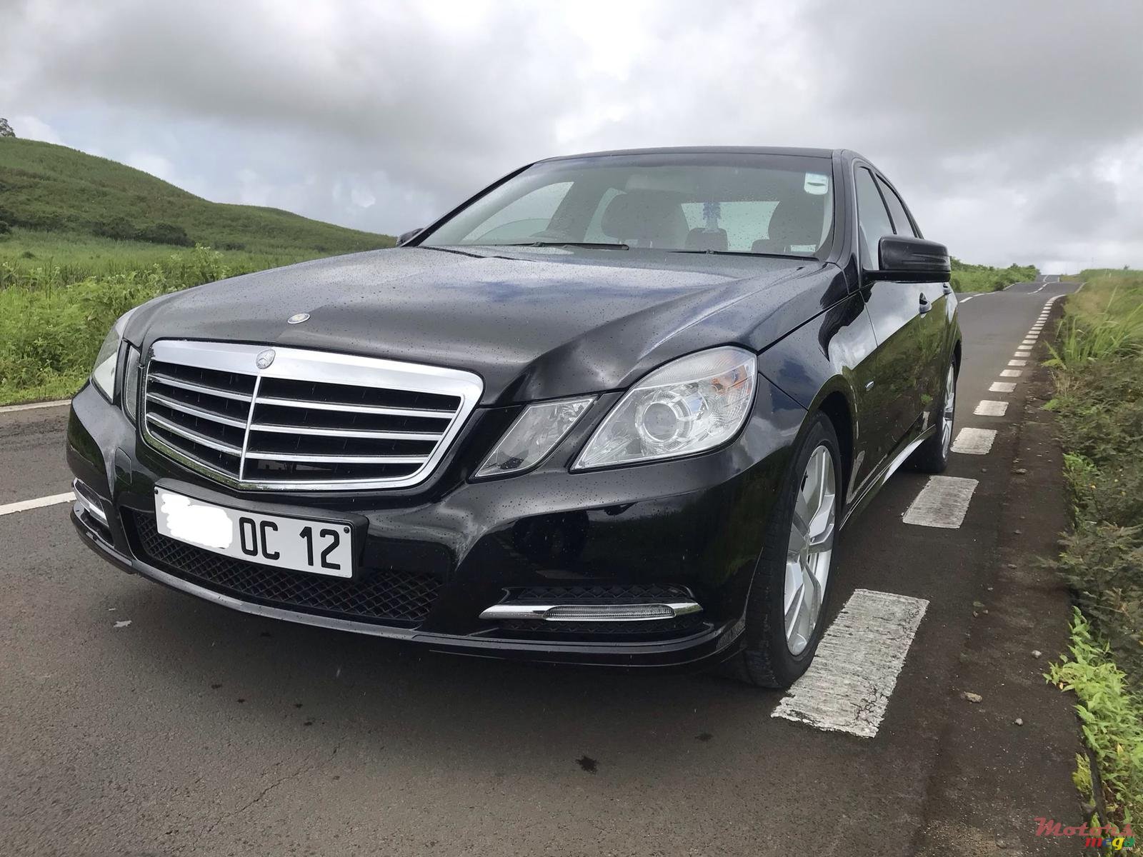 2012' Mercedes-Benz E-Class photo #5