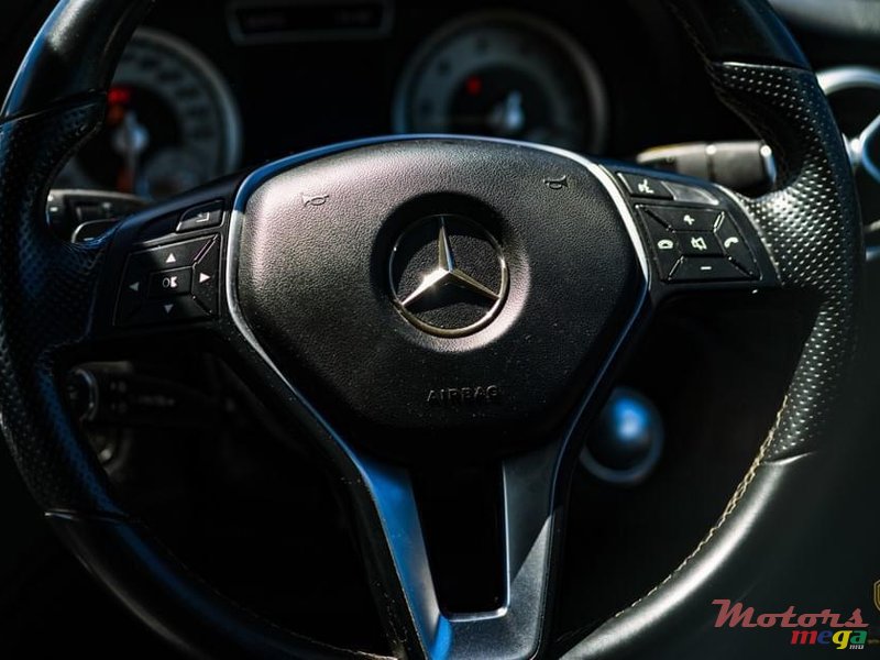2015' Mercedes-Benz A 180 photo #3