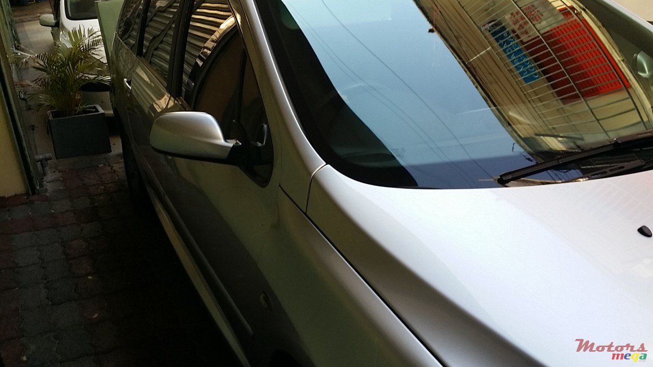 2008' Peugeot 307 photo #4