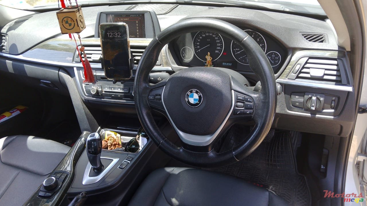 2013' BMW F30 photo #7