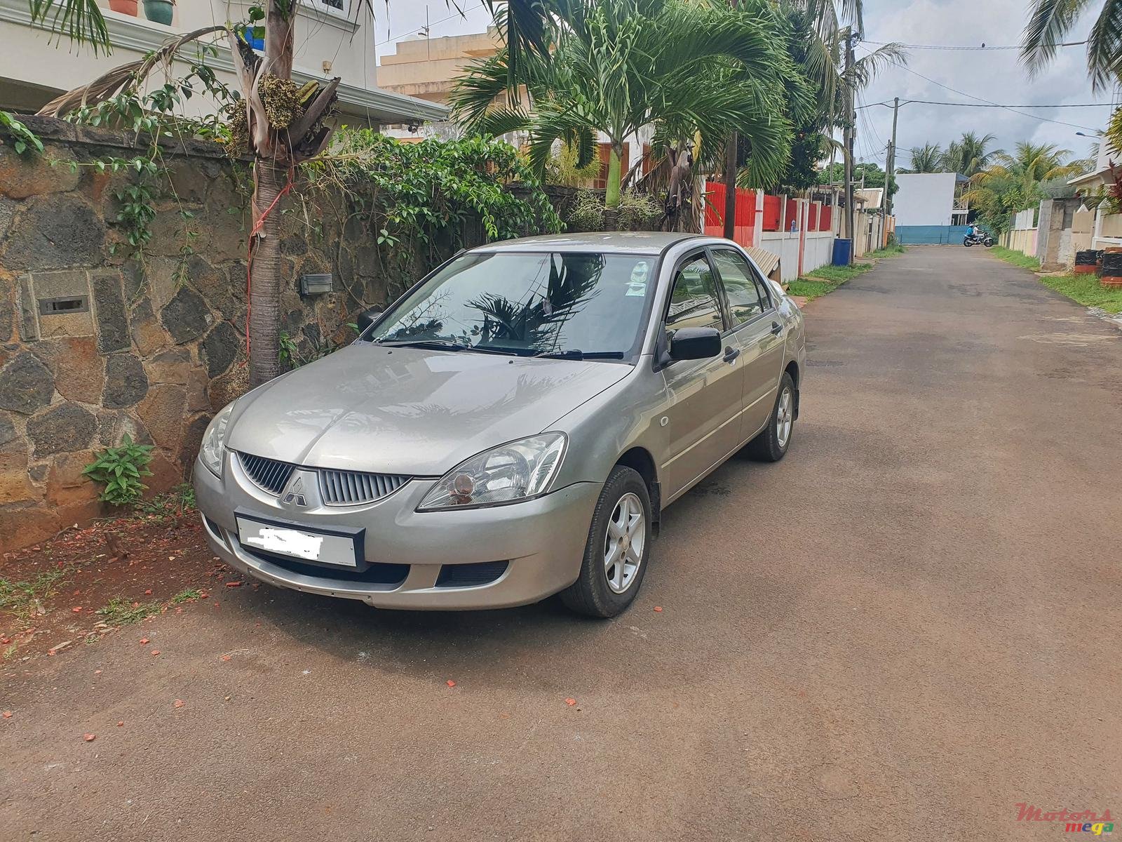 2005' Mitsubishi Lancer photo #1