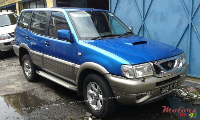 2001' Nissan Terrano II photo #2
