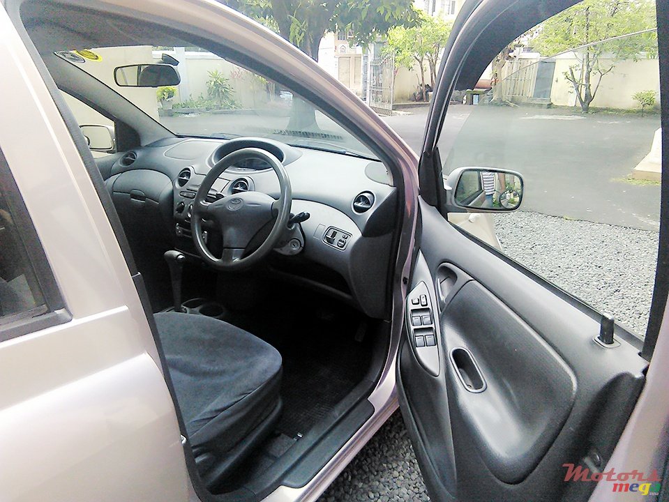 1999' Toyota photo #3