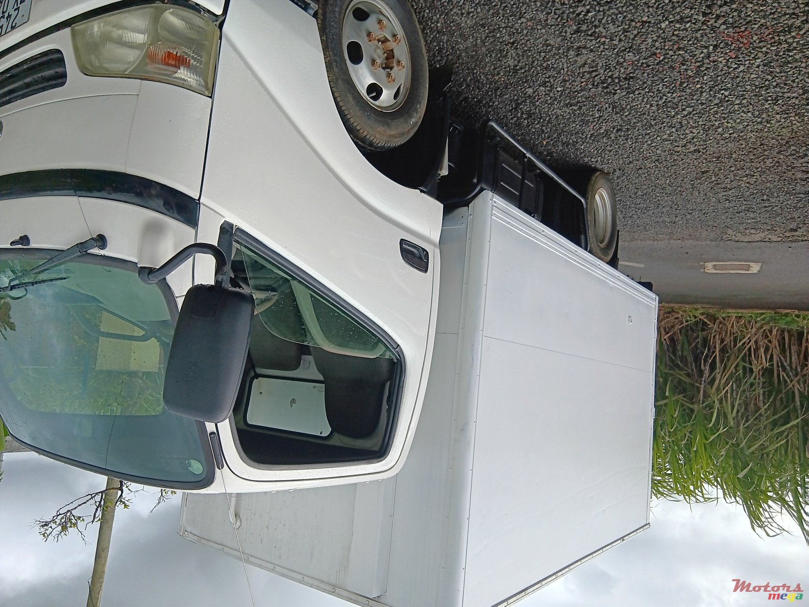 2004' Toyota photo #2