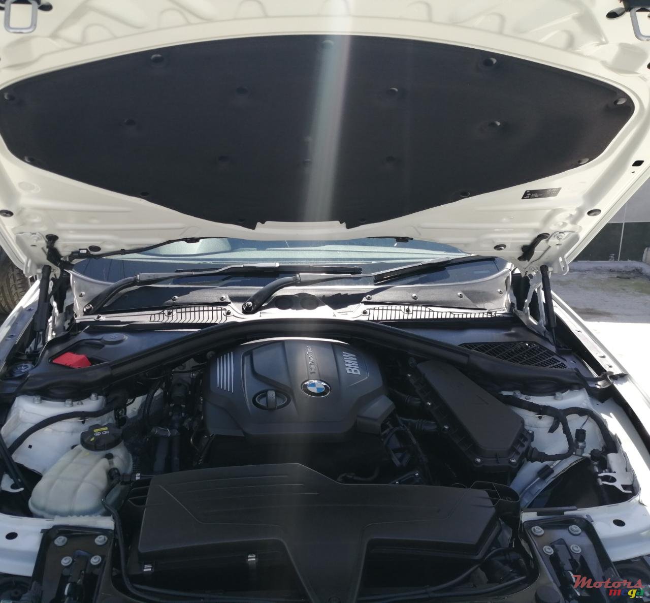 2016' BMW 1 Series 5 Door photo #3