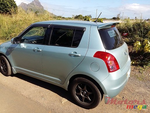 2009' Suzuki photo #1