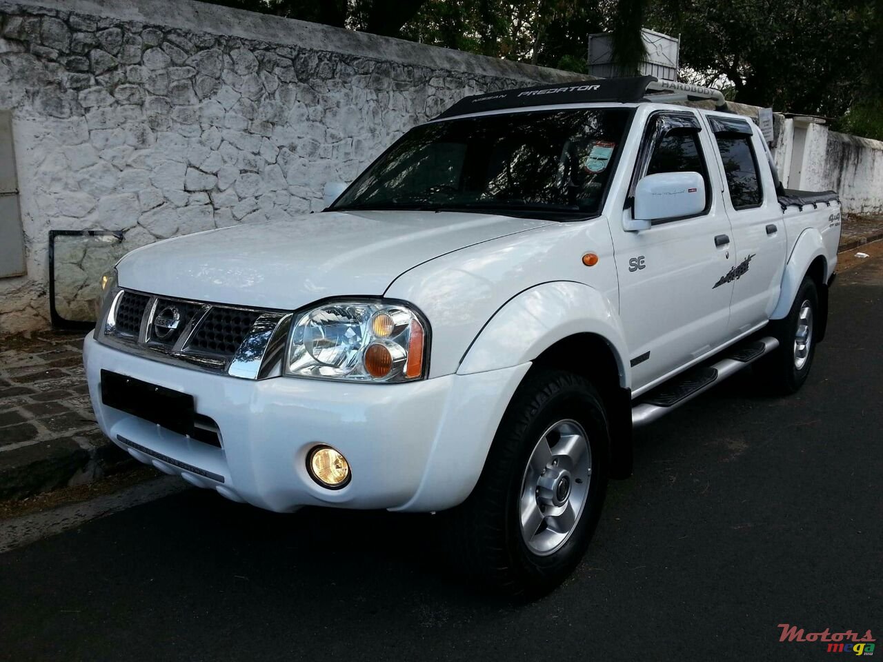 2004' Nissan Hardbody photo #1