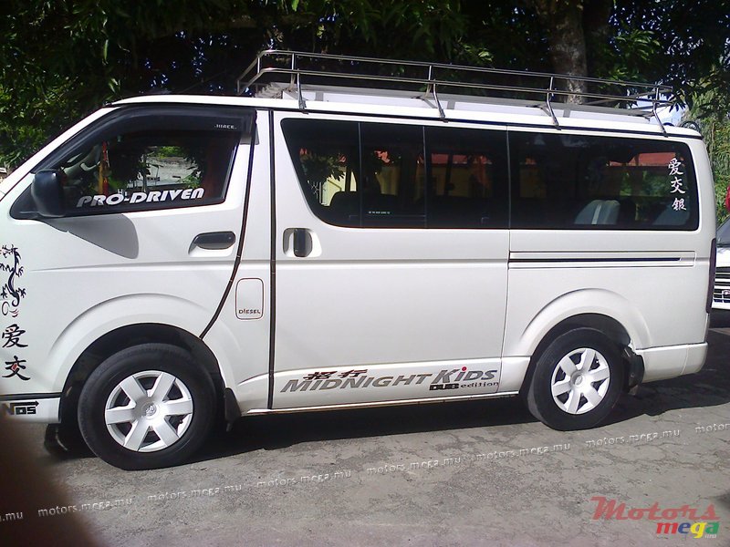 2007' Toyota HiAce avec permis du travail photo #1