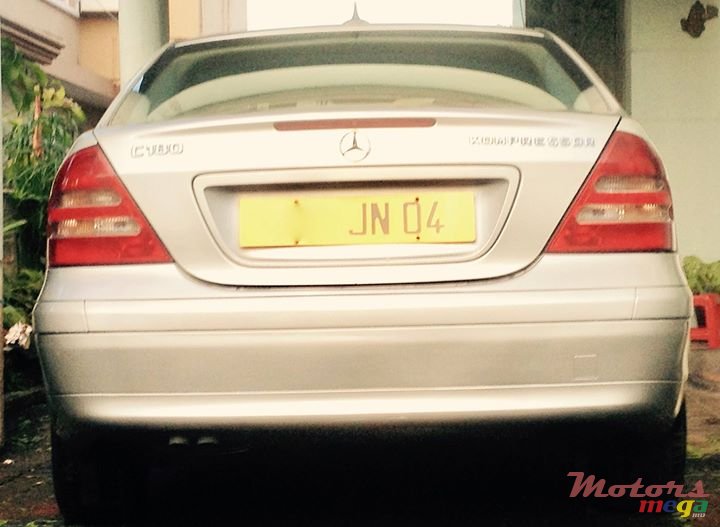 2004' Mercedes-Benz C-Class photo #5