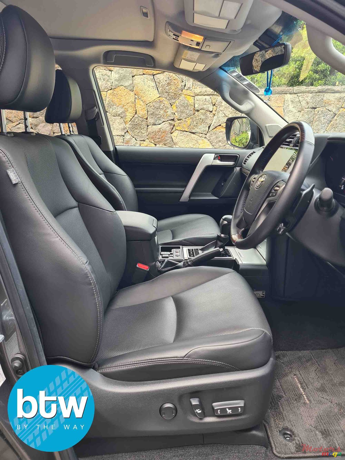 2021' Toyota Prado photo #4