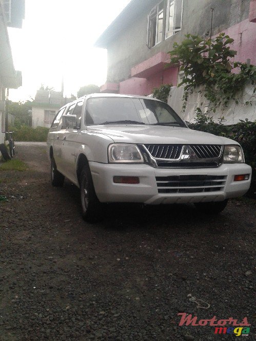 2007' Mitsubishi L 200 photo #1