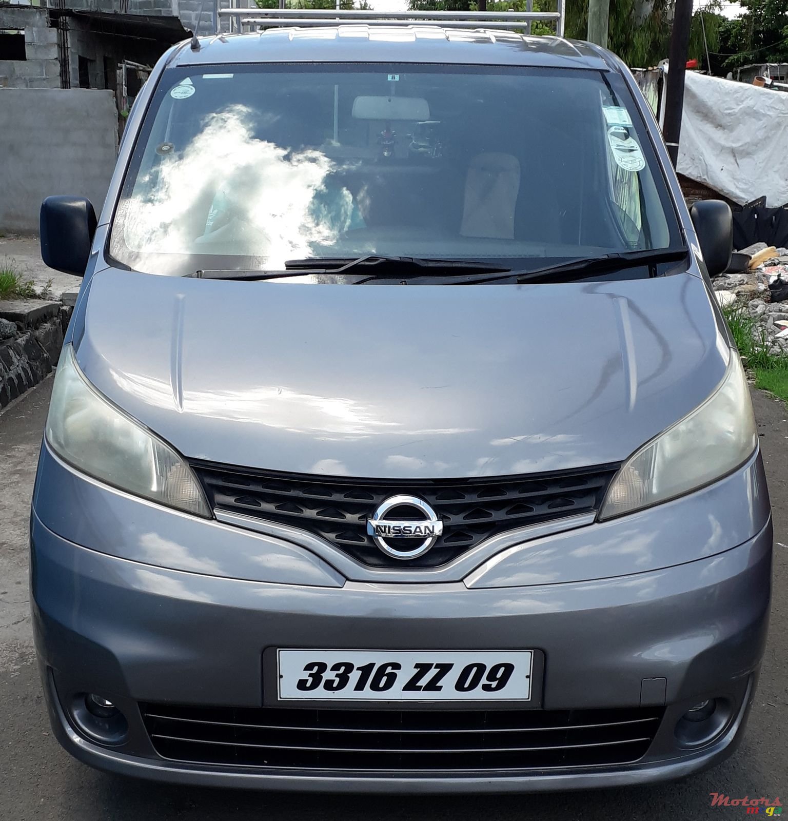 2009' Nissan NV200 Full Option photo #1