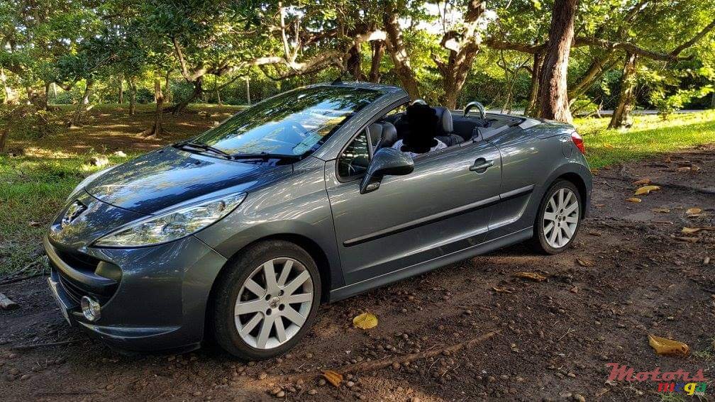 2010' Peugeot 207 Cabriolet/convertible photo #1