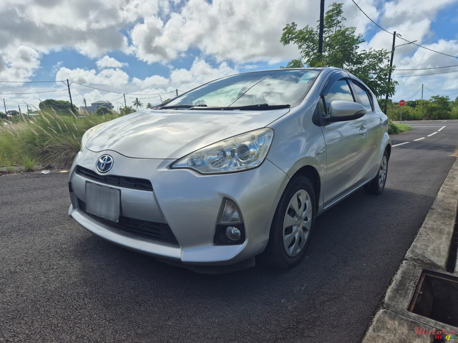 2013' Toyota Aqua photo #3