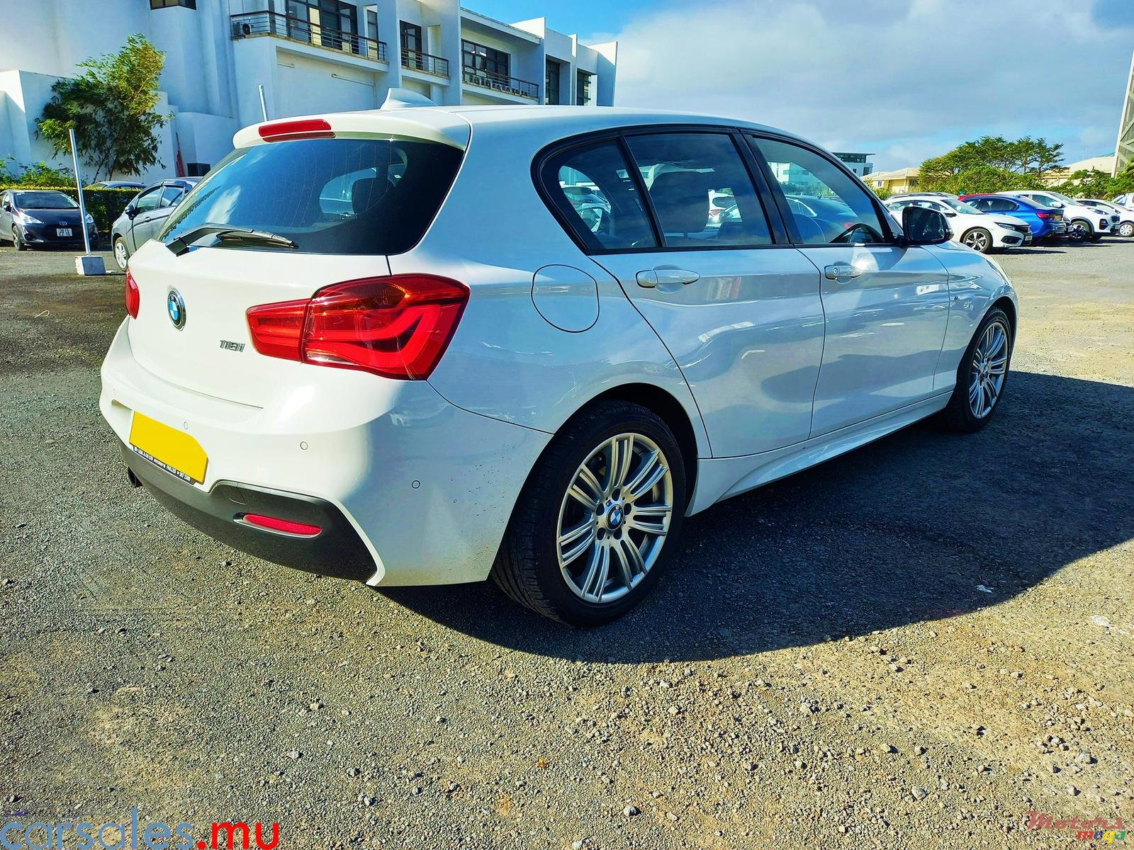 2016' BMW 118 i M Sport photo #4