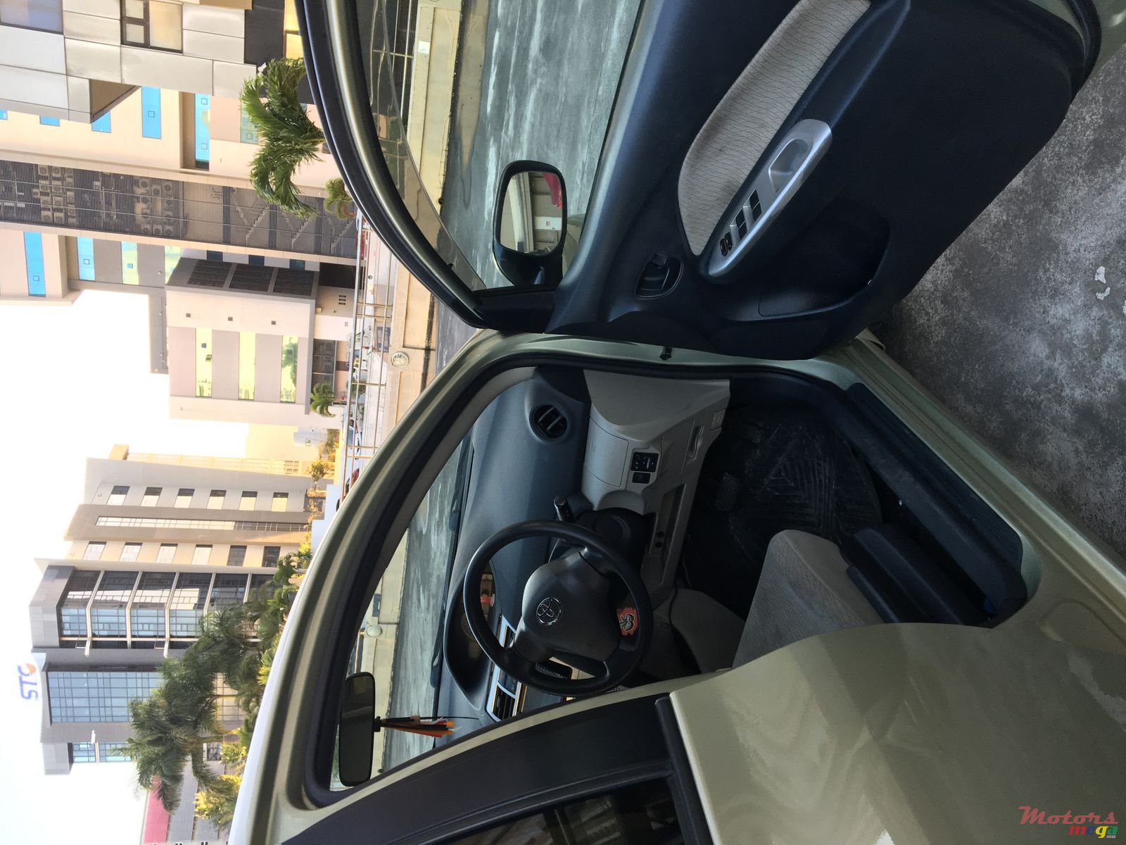 2006' Toyota Yaris Sedan Belta ZV 06 photo #7