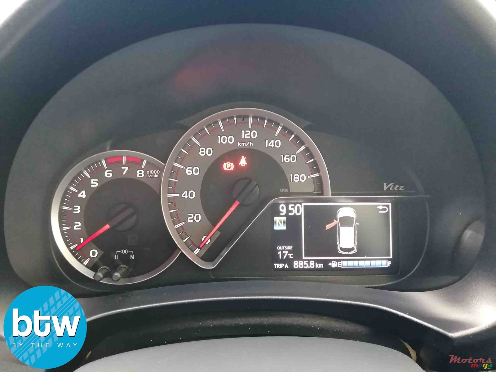 2015' Toyota Vitz photo #6